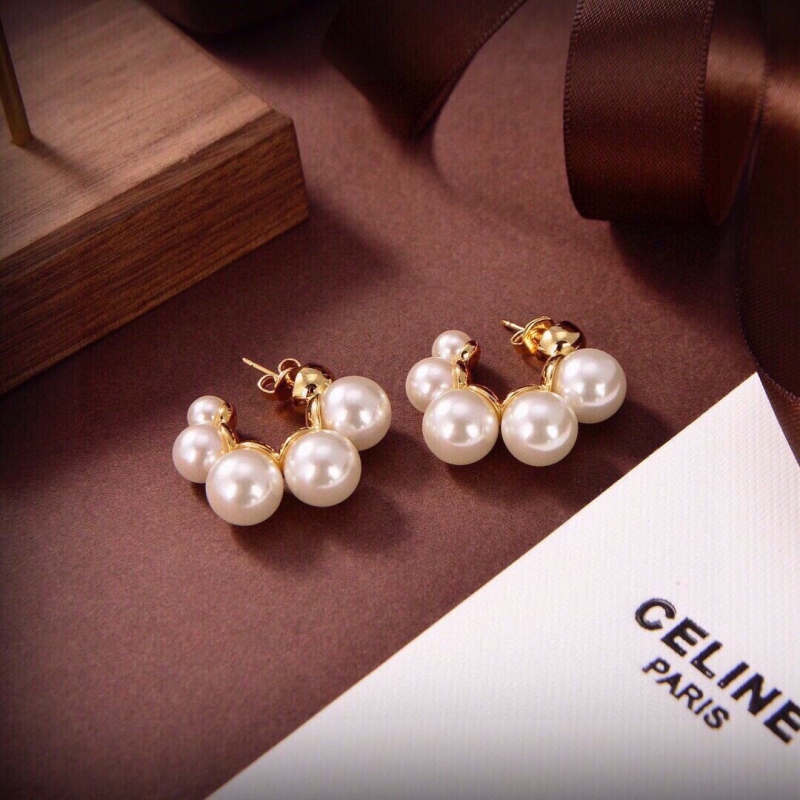 Ce**e earrings